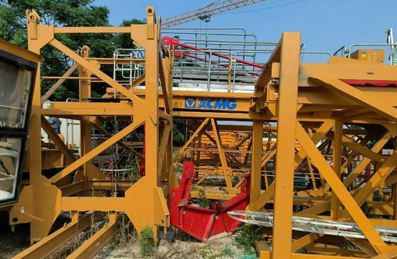 Ładunek 10 ton Ładunek 7020 Korzystny żuraw wieżowy o wysokości wolno stojącej 60 metrów maszt L68